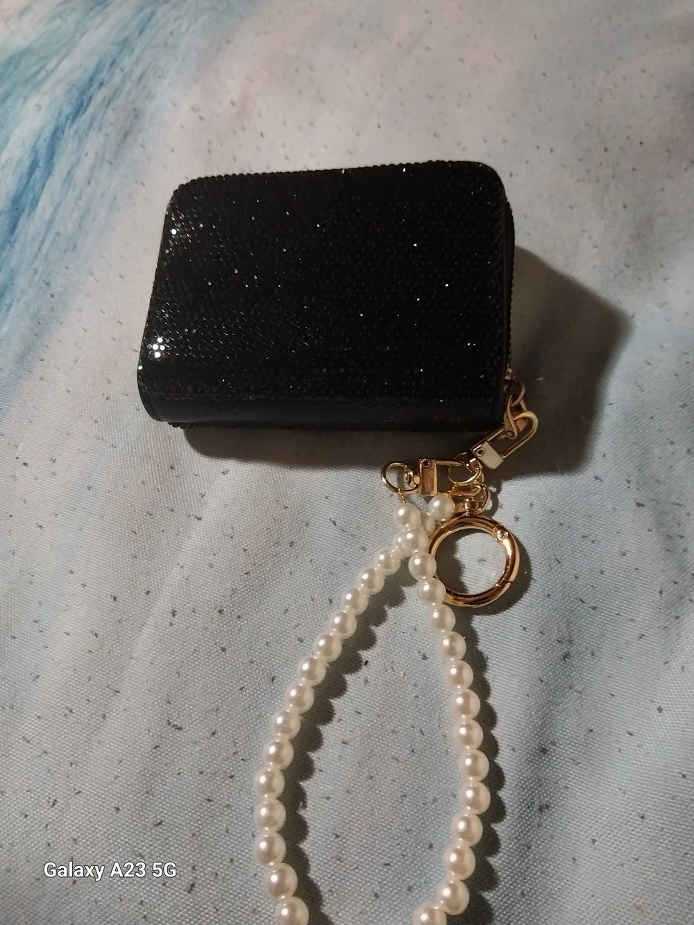 Unbranded Sparkling Black Card Wallet/Faux Pearl Wristlet Zip Around/Bee Accent